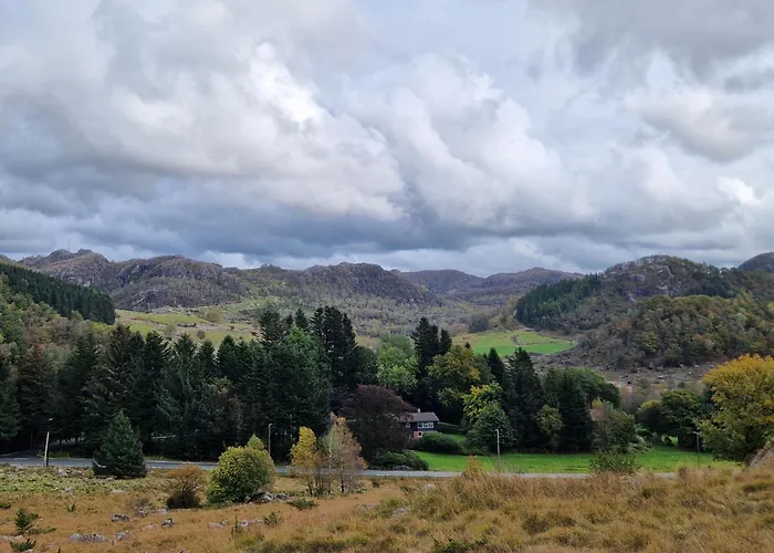 At Bjerkreimselva アパート